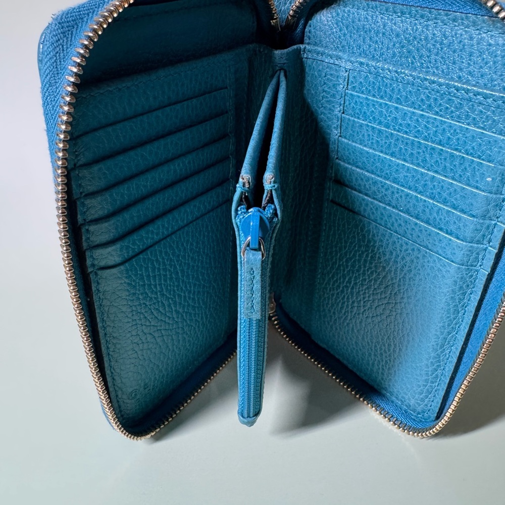 Gucci Beige and Blue Women's Wallet - Picture 9 of 14